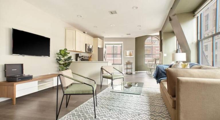 Pleasant apartment | Next to Faneuil Hall | Good for workation | Pets are welcome in Cambridge, ON