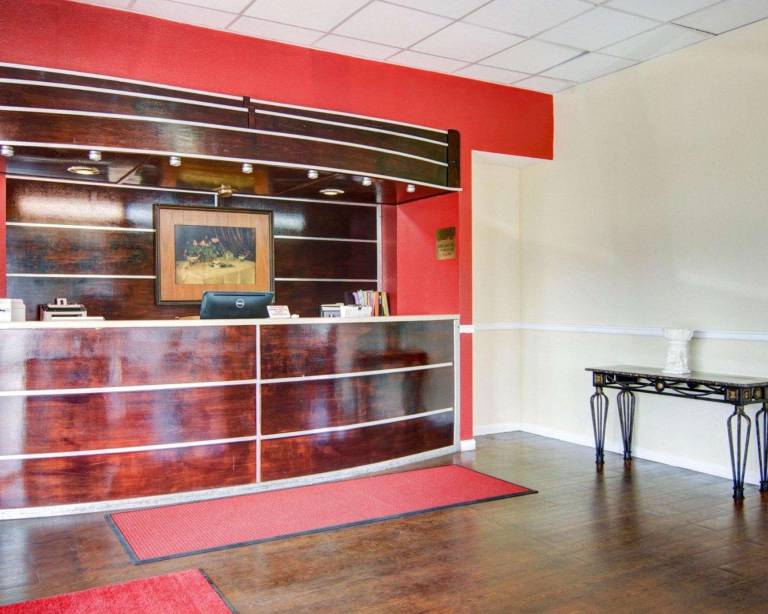 Econo Lodge Pine Bluff — photo 3