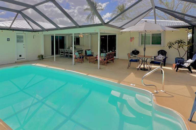 Saltwater Pool & Dog Friendly: ‘The Cape Escape’ in Cape Coral, FL