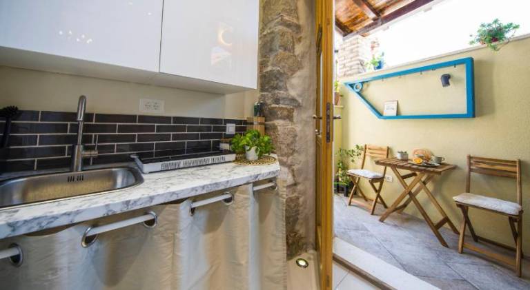 Apartment with pool & patio | Next to Diocletian's Palace | Dogs allowed — photo 5