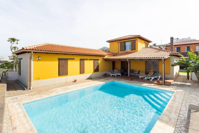 Home2Book Spacious Family Getaway Private Pool