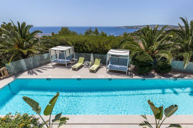 Fully equipped villa with private pool, sauna & hot tub | Sea view | Pets allowed — photo 3
