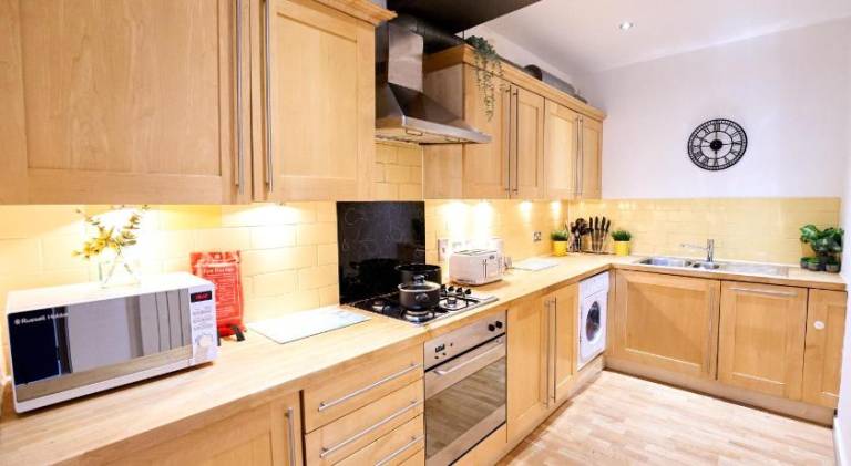 Fully equipped pleasant house | Next to Manchester Town Hall | Suitable for remote work | Pets allowed — photo 5
