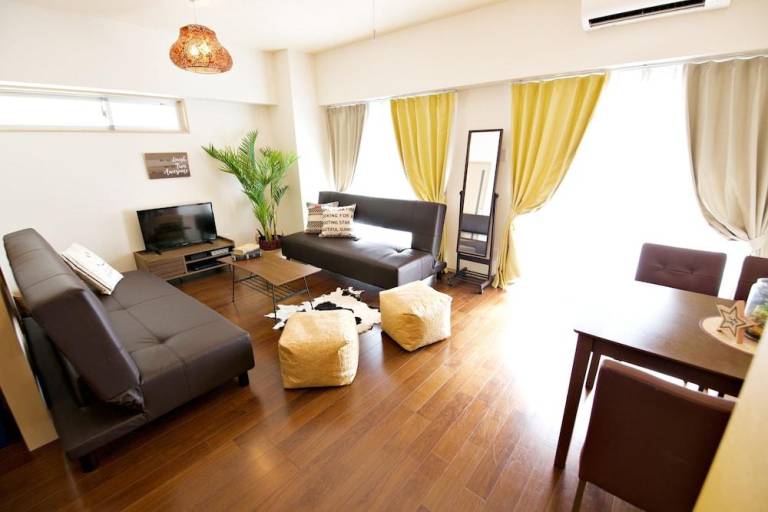 Reve K 302 in Naha