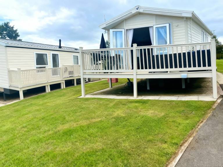 Cottage with garden & pool | Beach view in Bridlington