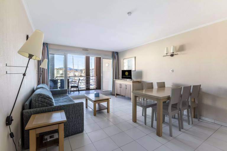 Rental apartment with patio & pool | Beach nearby | Pets are welcome — photo 3
