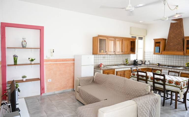 Easylife - Villa near the sea in Sant'Isidoro — photo 2