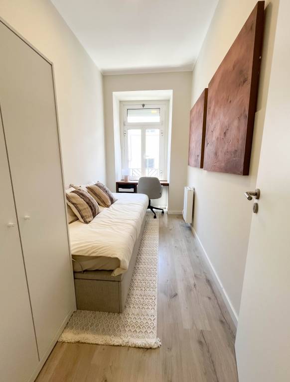 Sunny & Renovated 2 Bedroom Apartment in Penha de França — photo 5