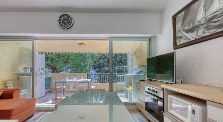 Fully equipped beautiful apartment with terrace | Perfect for remote work | Pets are welcome — photo 3