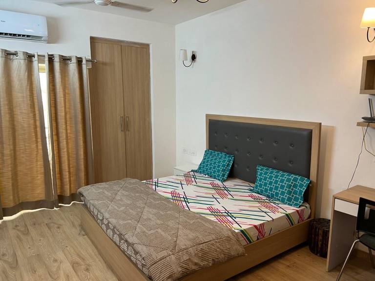 Holiday apartment with pool & garden | Good for workation in Faridabad
