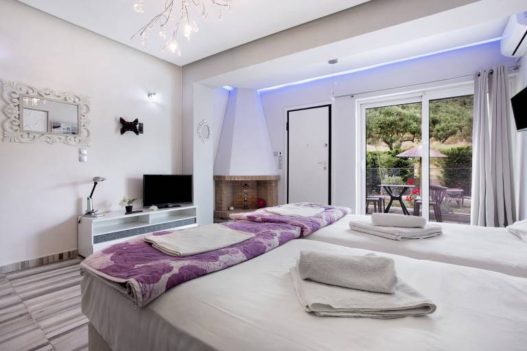 Holiday Apartment "Villa Dionysia Apartment A1" with Shared Pool & Wi-Fi — photo 5