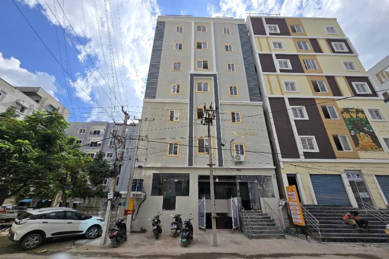 Om Sri Vigneshwara Palani Grand Hotel in Hyderabad