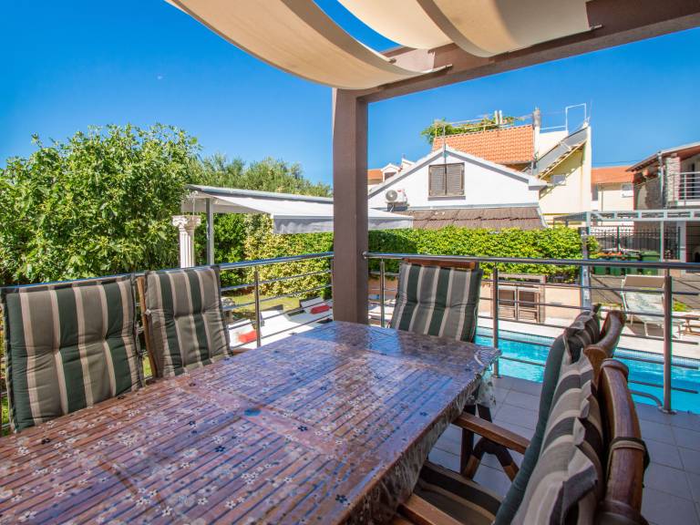 House with patio, grill & yard — photo 5