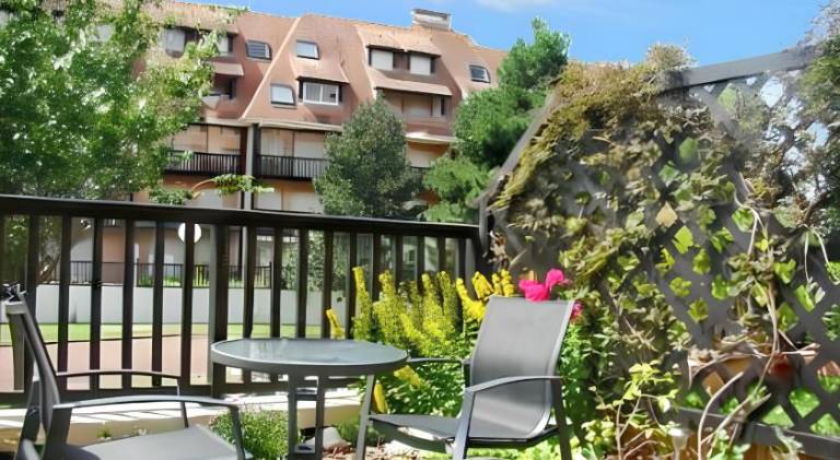 House with 1 room for 3 persons in Caen