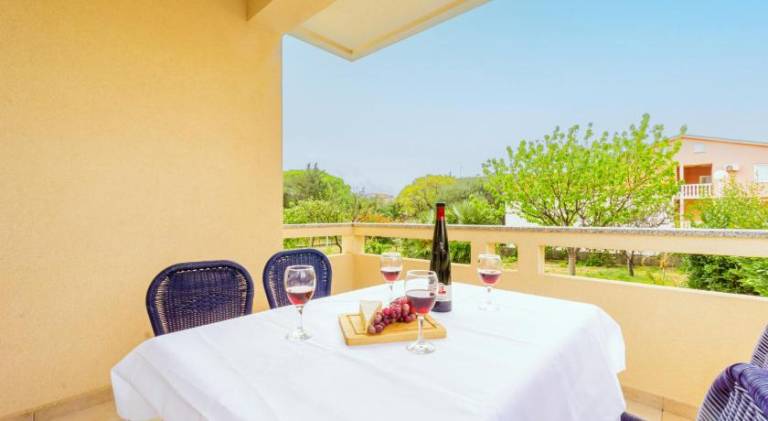 Beautiful apartment with patio, barbeque & yard | Suitable for remote work | Pet-friendly — photo 3