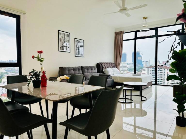 (New) Harmony BEACON Executive SUite 2BR Homestay Infinity Pool@8pax CH — photo 5