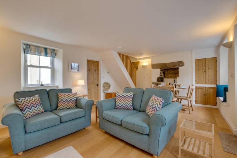 Cottage with yard in Helston