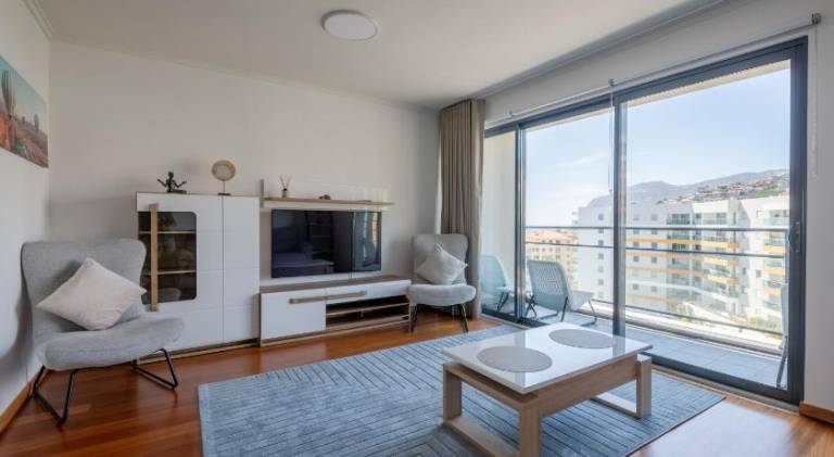 Holiday apartment with pool in Funchal
