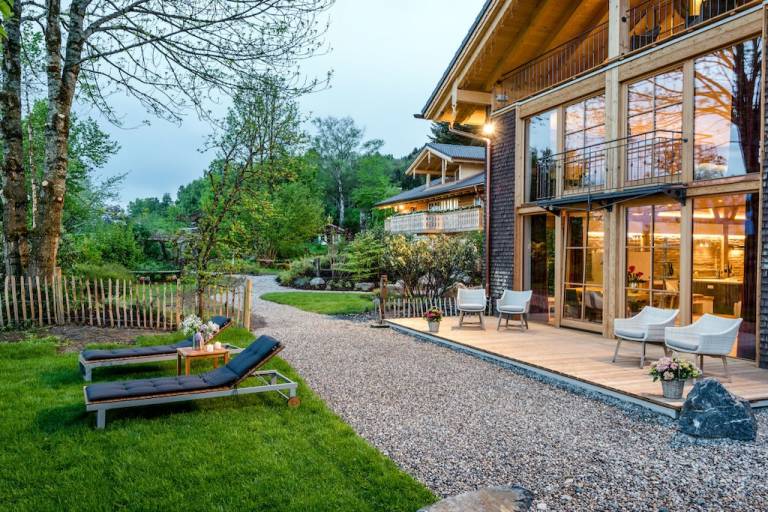 House with patio, garden & grill in Fischen im Allgaeu