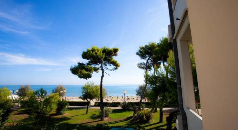 Nice holiday apartment with patio | Close to the beach | Pets allowed — photo 4