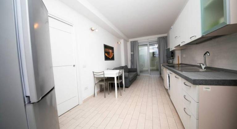 Apartment with pool — photo 4
