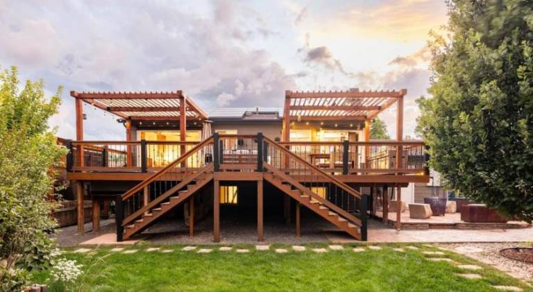 Vacation home with hot tub — photo 4