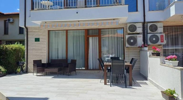 Villa with pool in Balchik
