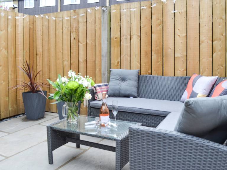 Family-friendly cottage with BBQ, garden & patio | River view | Pet-friendly — photo 5