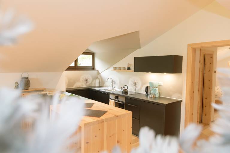 Charming and Cozy Holiday Home “Ferienwohnung SEA Wieserhof” with Mountain View, Balcony, Shared Garden & WiFi; Parking Available — photo 3