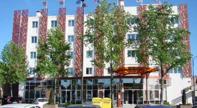Logis Hotels Grand Hotel d'Orleans — photo 4