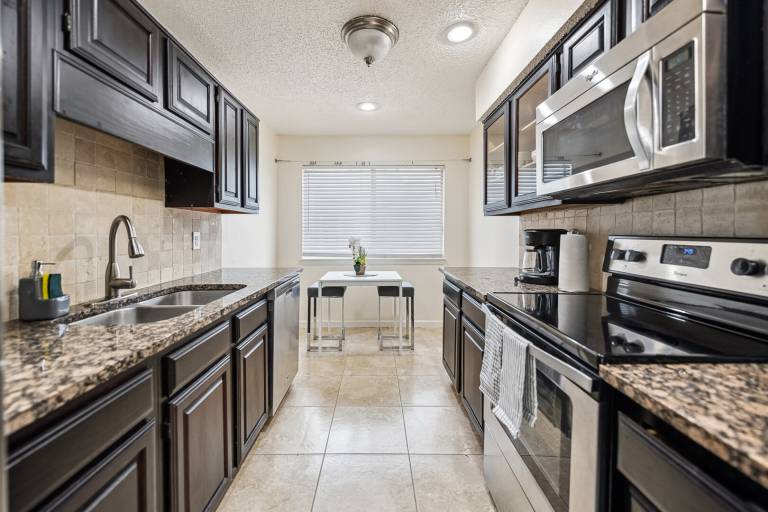 Rental apartment with pool — photo 4