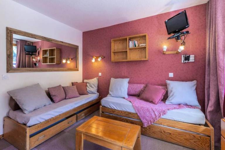 Holiday apartment with 1 room for 4 persons in Les Belleville