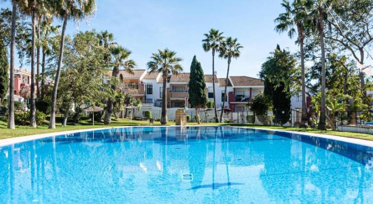 Apartment with terrace & private pool | Good for workation in Chiclana de la Frontera
