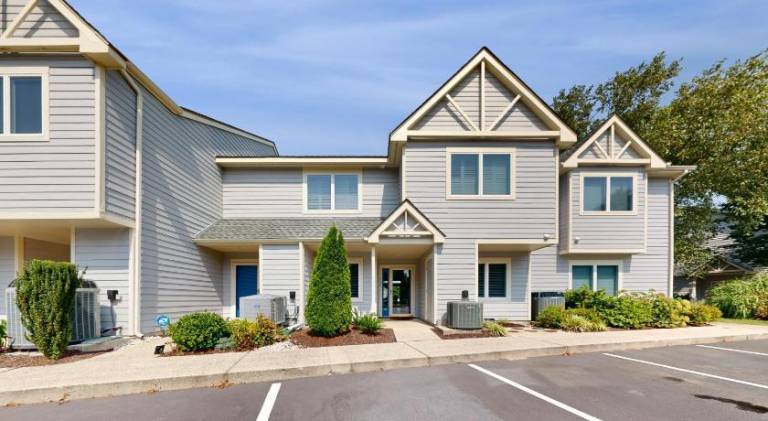 Holiday apartment with pool in Rehoboth Beach, DE