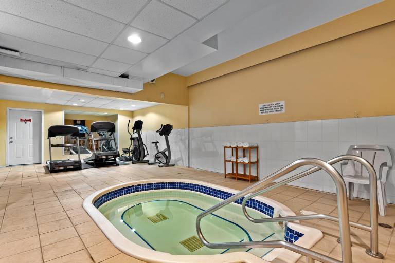 Coast Fraser Inn — photo 4