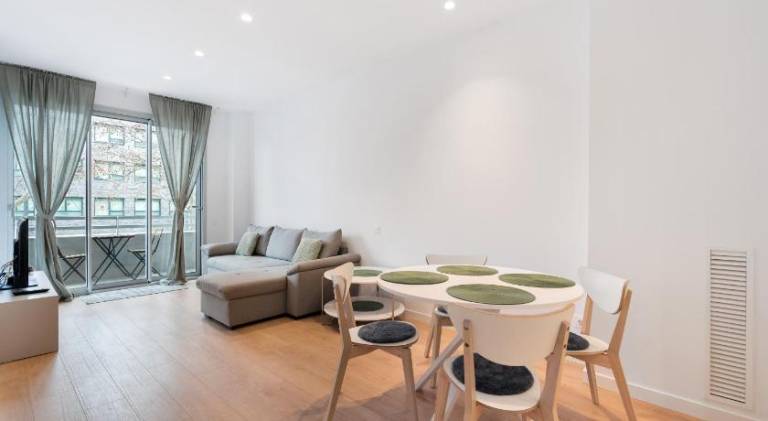 Apartment with pool & terrace — photo 3