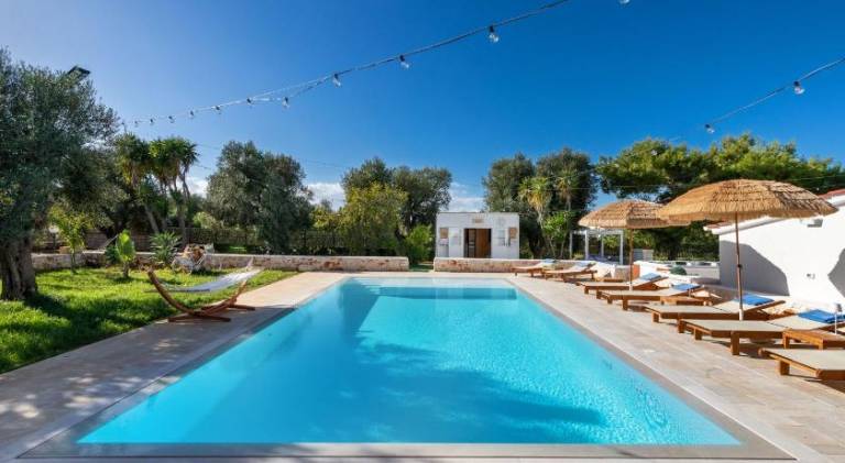 Villa with private pool, sauna & BBQ | Dogs allowed in Carovigno