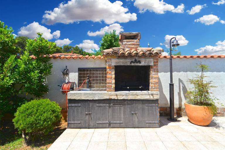Children-friendly beautiful house with grill, pool & patio | Pet-friendly — photo 2