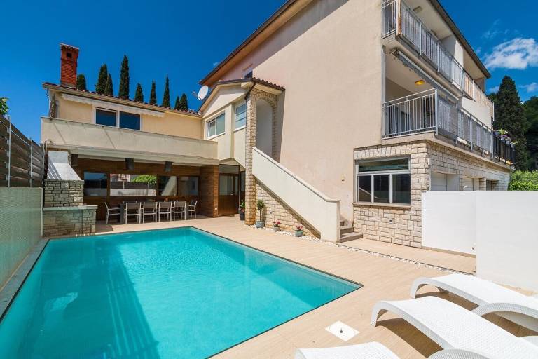 Villa Pola