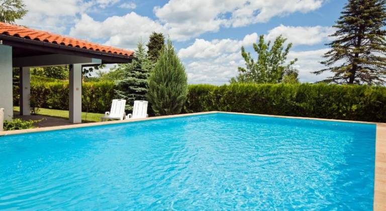 Villa with yard, pool & patio — photo 3