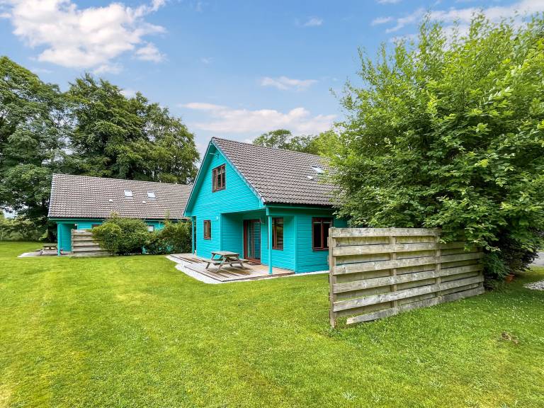 Family-oriented cottage | River view | Pet-friendly in Stirling