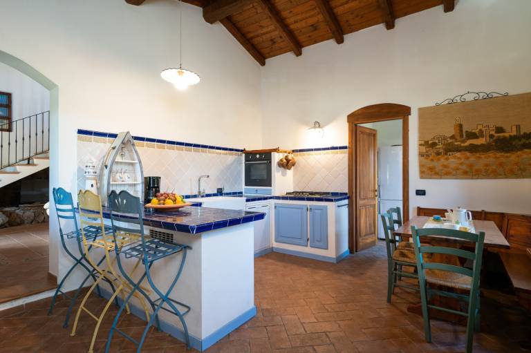 Villa with grill, patio & private pool — photo 4