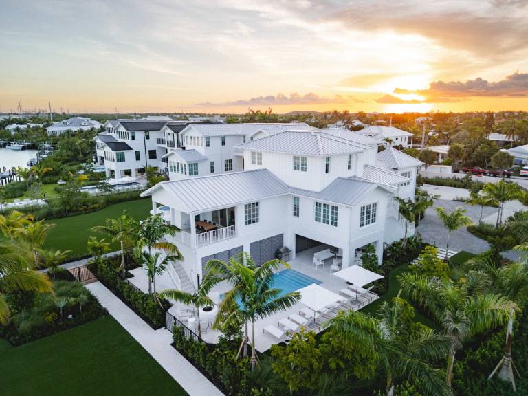House with fast internet, yard & barbeque | Sea view in Key West, FL