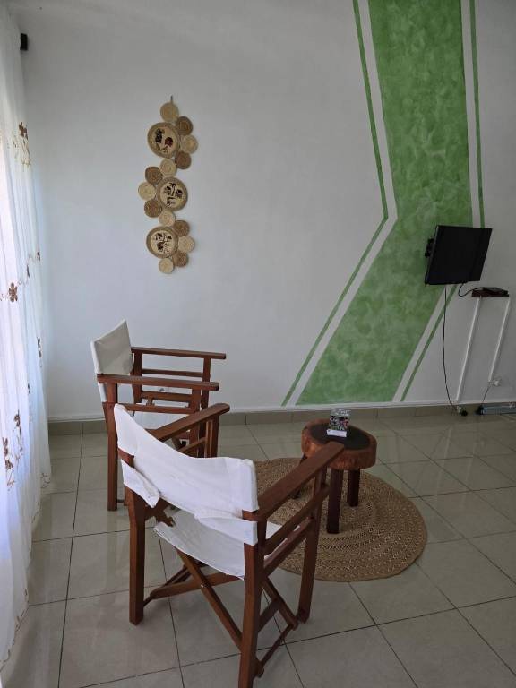 Lovely holiday apartment with garden, BBQ & patio | Close to the beach | Perfect for remote work | Dogs allowed — photo 4