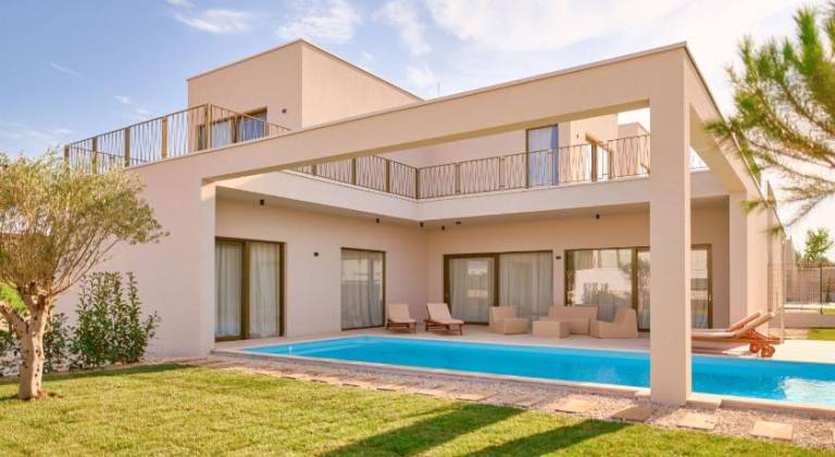 Vacation home with pool in Tar-Vabriga