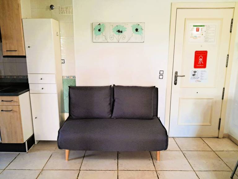Family-friendly charming apartment with yard, pool & terrace | Beach nearby | Pet-friendly — photo 4
