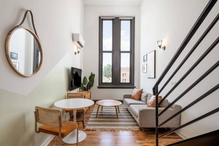 Sosuite Studio Loft w W D Gym Lounge