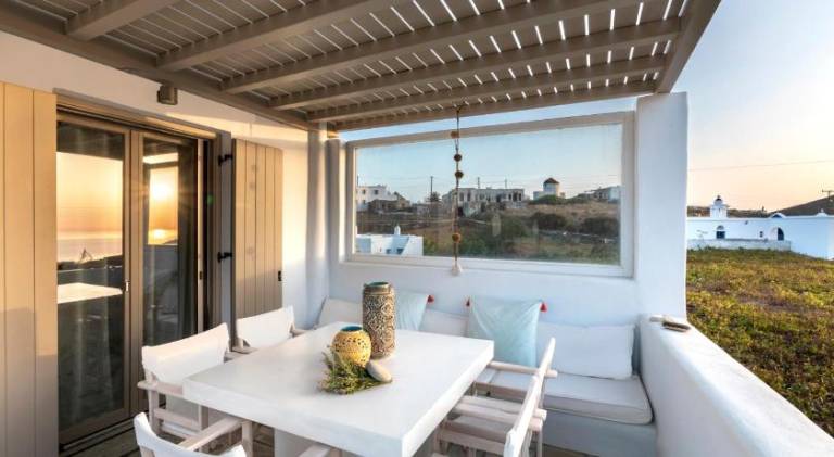 White Tinos Luxury Suites — photo 3