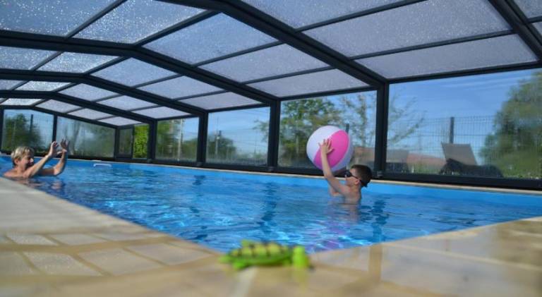 Chalet with pool in Troyes