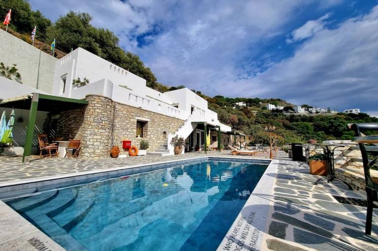 ELAIOLITHOS Luxury Villa Suites Adults Only